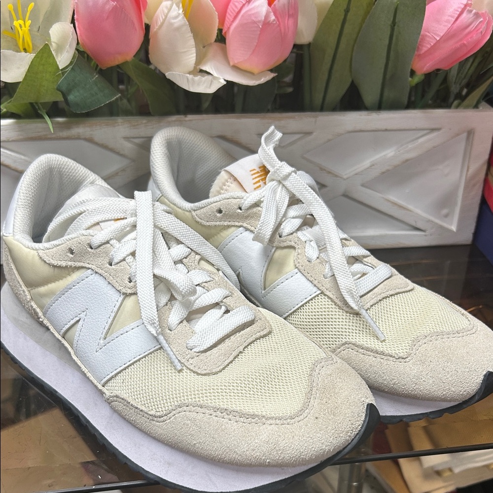 New Balance 237